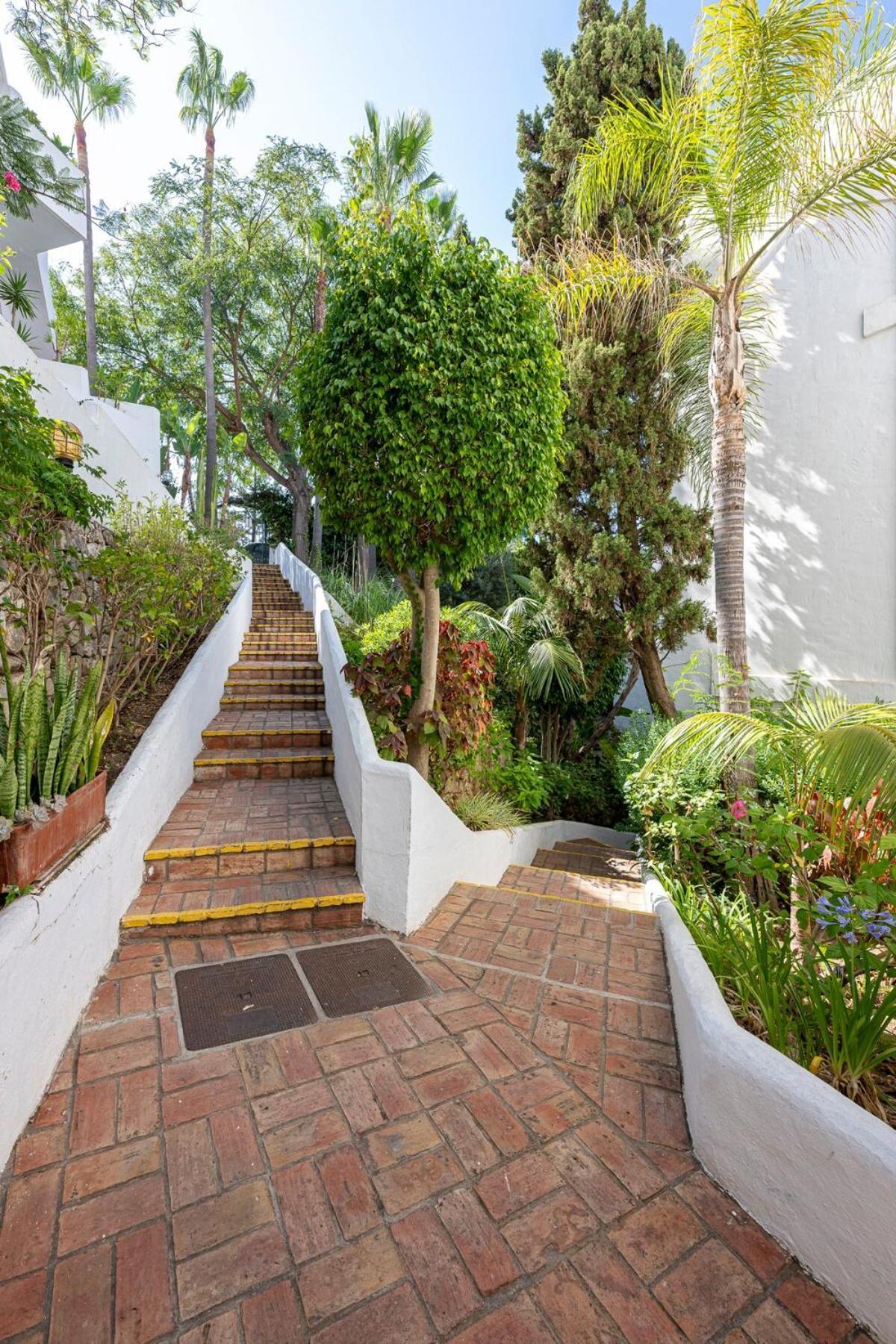 Quiet Near The Beach, With Pool And Garden Apartment Marbella
