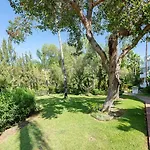 Quiet Apartment Near The Beach, With Pool And Garden