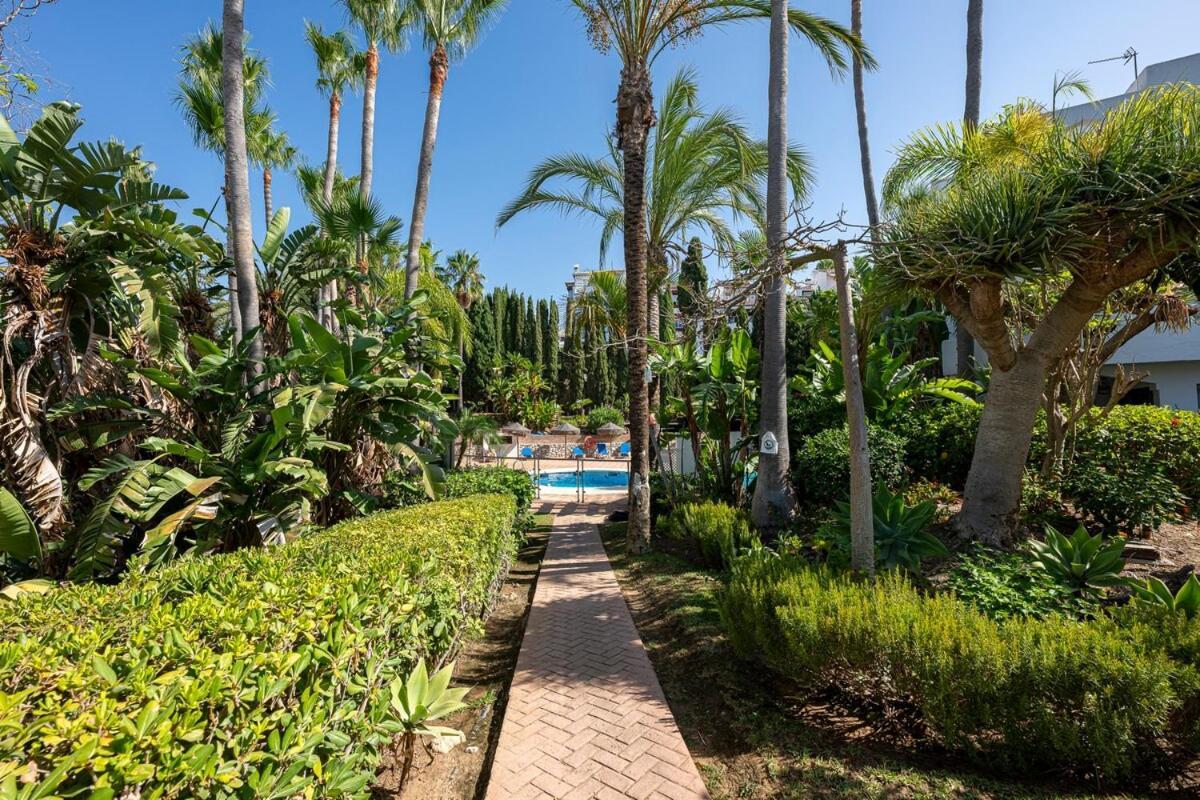 Quiet Near The Beach, With Pool And Garden *