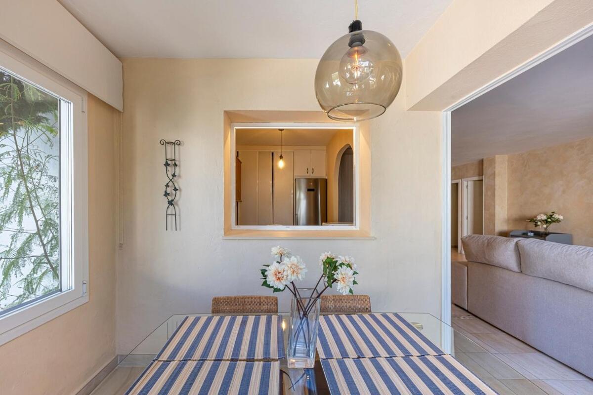 Apartment Quiet Near The Beach, With Pool And Garden