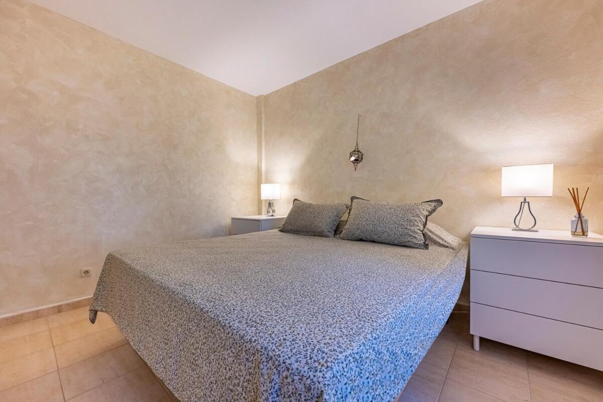 Apartment Quiet Near The Beach, With Pool And Garden *