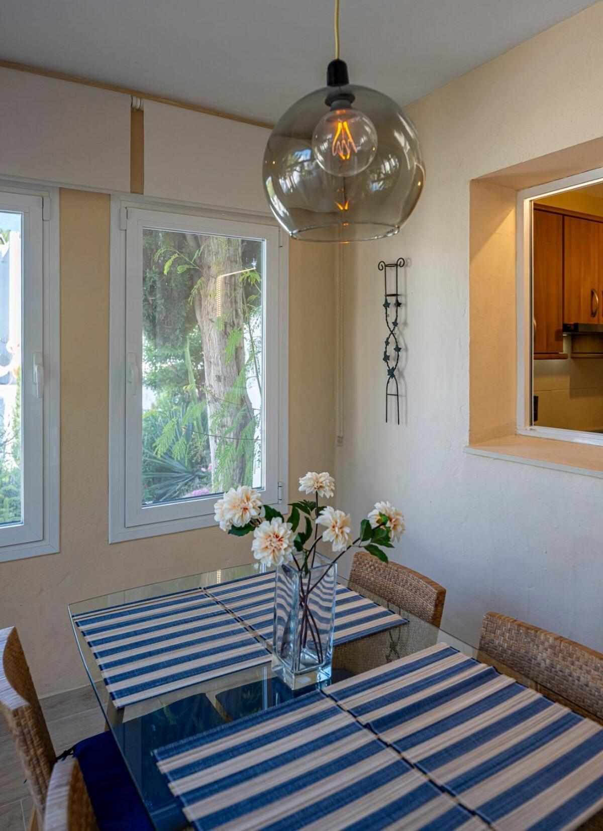 Quiet Near The Beach, With Pool And Garden