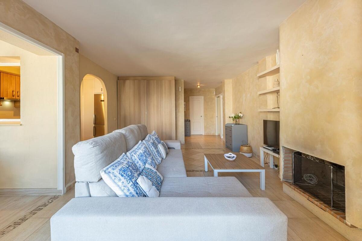 Quiet Near The Beach, With Pool And Garden