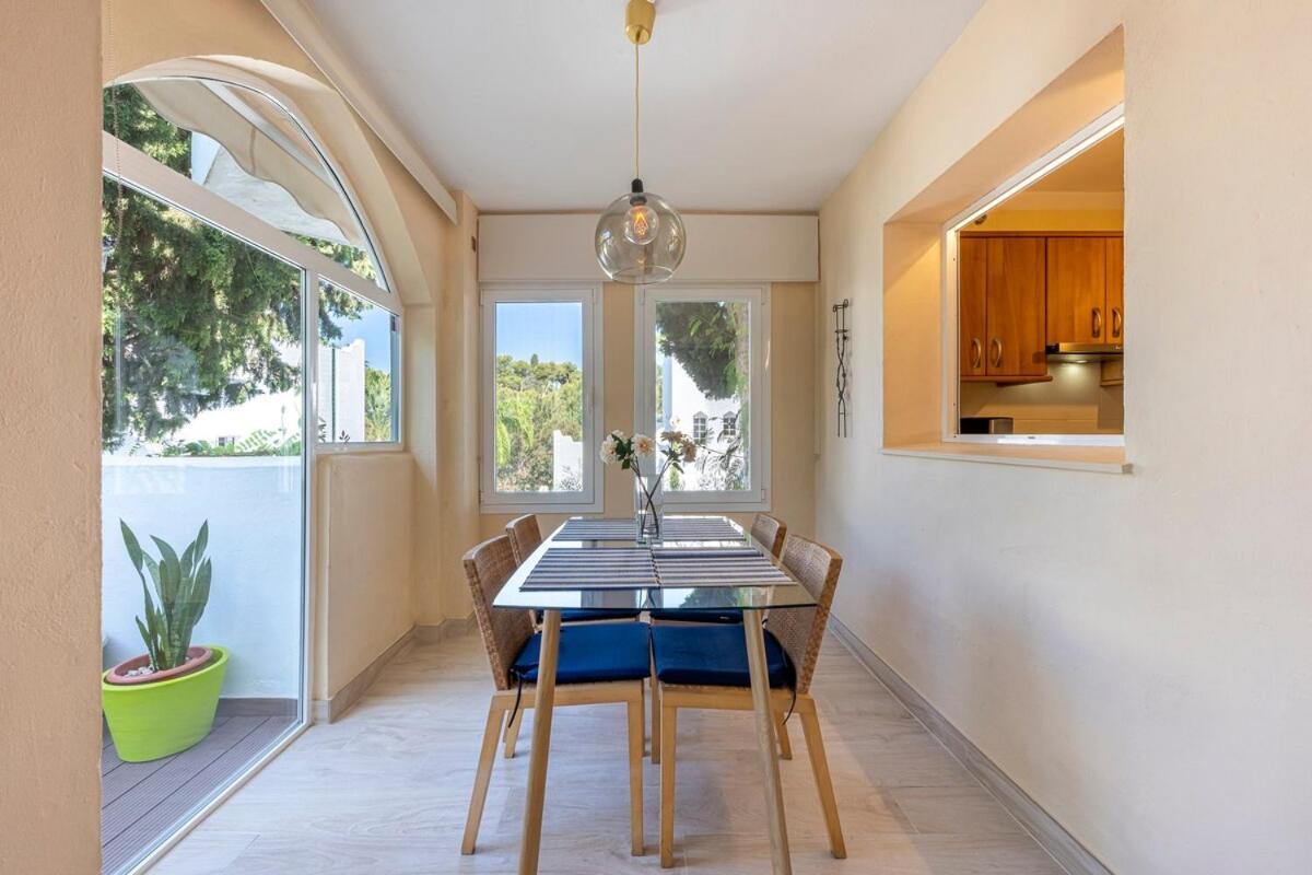 Quiet Near The Beach, With Pool And Garden