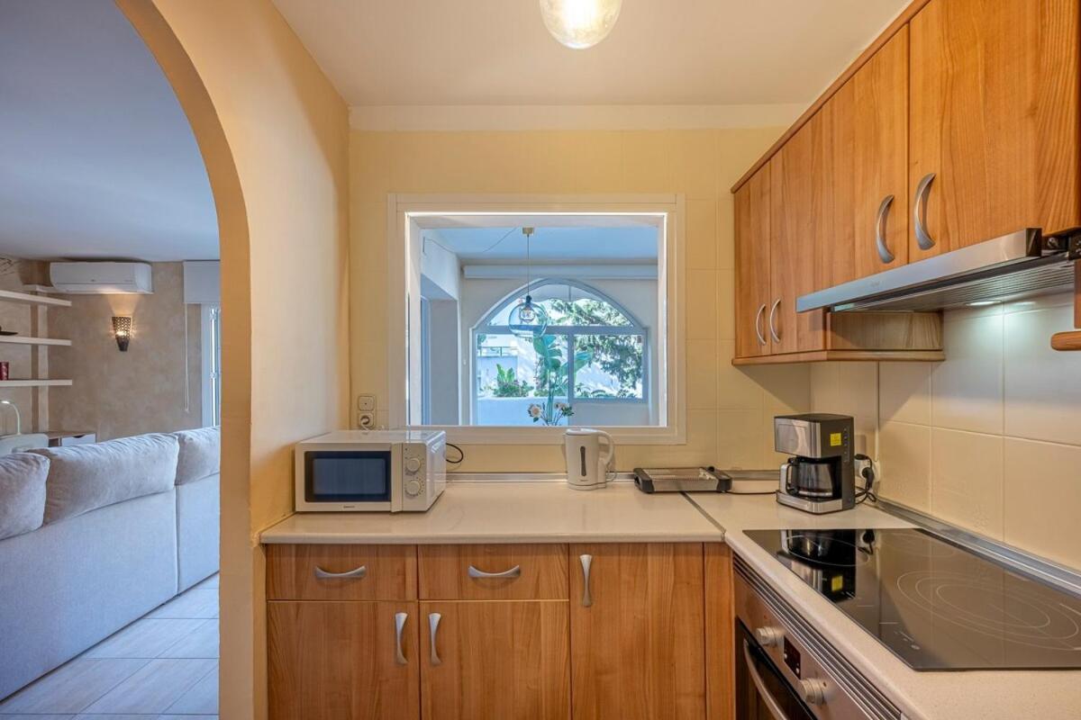 Quiet Near The Beach, With Pool And Garden