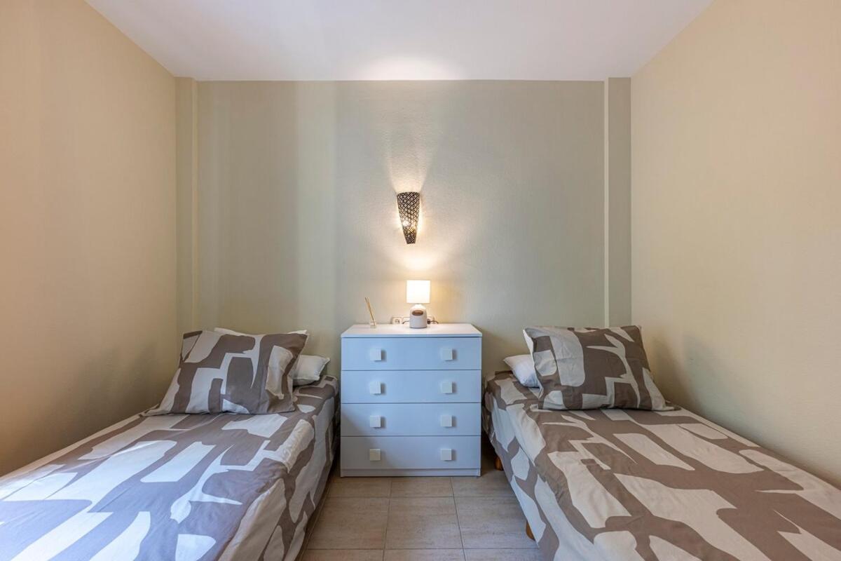 Quiet Near The Beach, With Pool And Garden