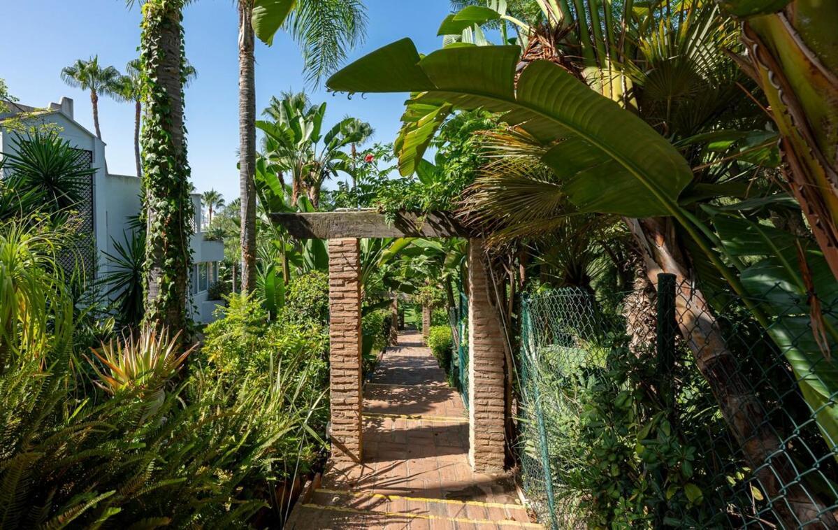 Quiet Near The Beach, With Pool And Garden Apartment
